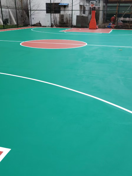 姑苏 球场长期使用易出现地面开裂
